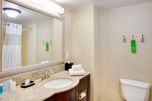Hampton Inn By Hilton Harrisonburg-South image 2